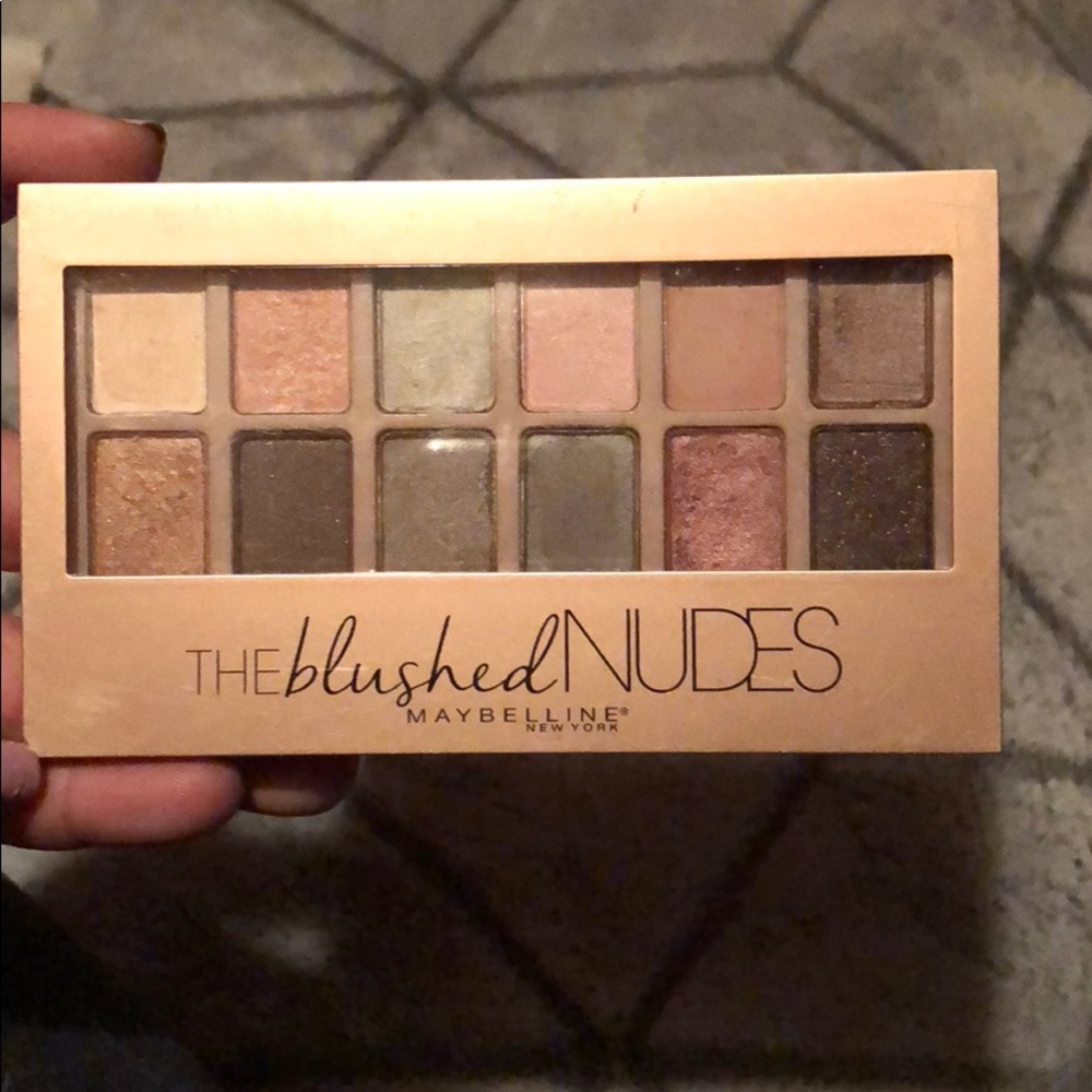 The blushed NUDES ( Maybelline )